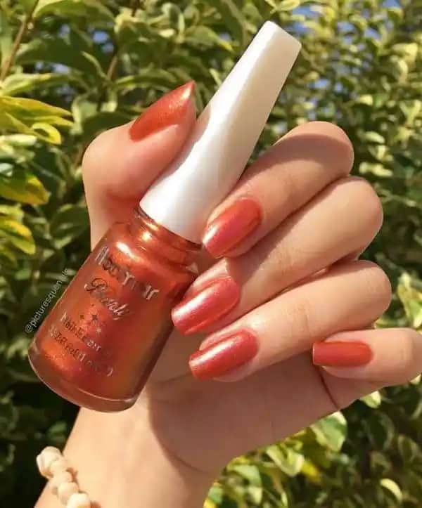 Flormar PL459 Frolic Sedefli ve Yarı Transparan Oje ile Modern Manikür Trendleri