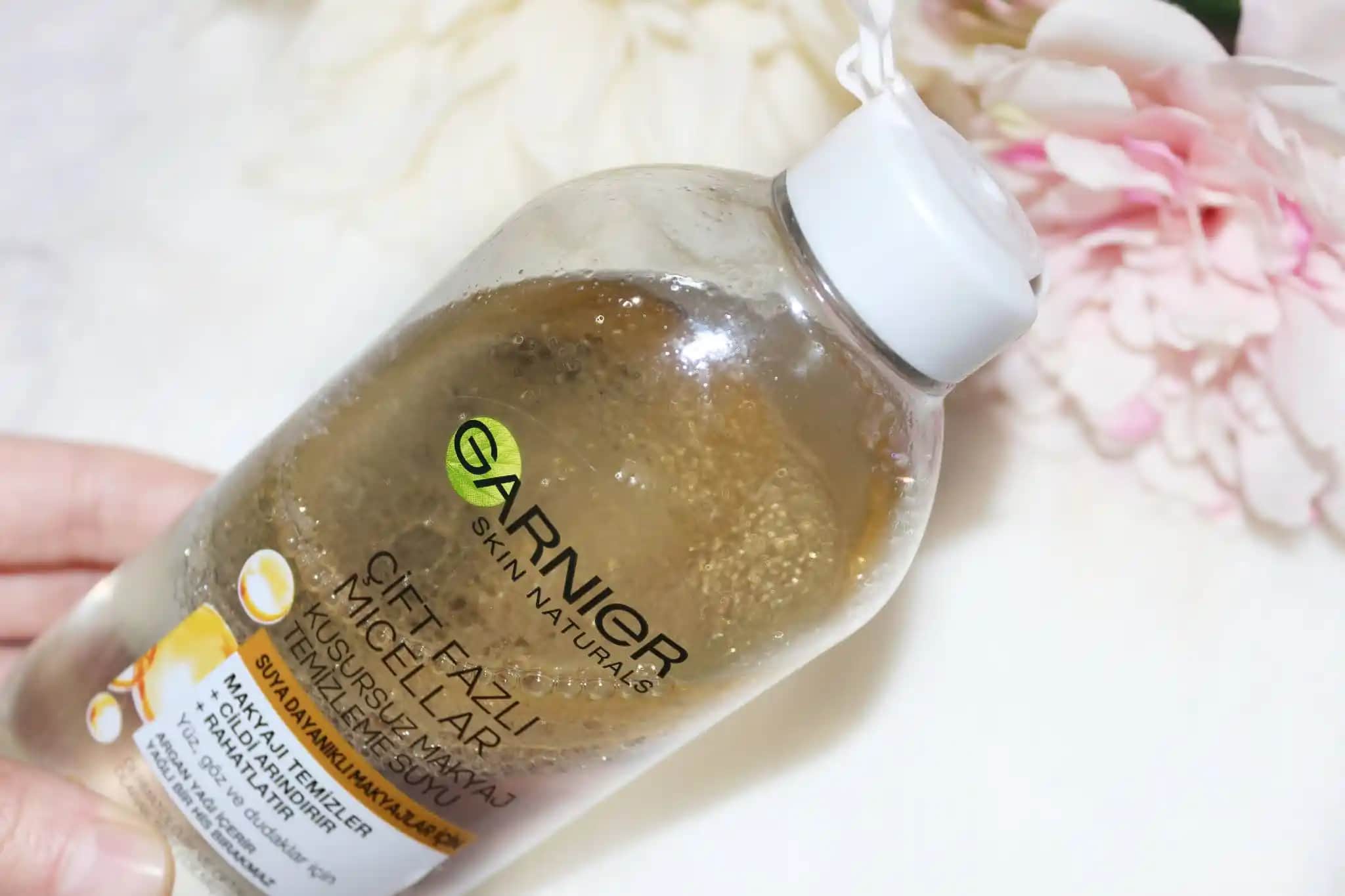 Garnier Argan Yağlı Makyaj Temizleme Suyu: Doğal İçeriklerle Hassas ve Yağlı Ciltlere Uygun Temizlik Çözümü