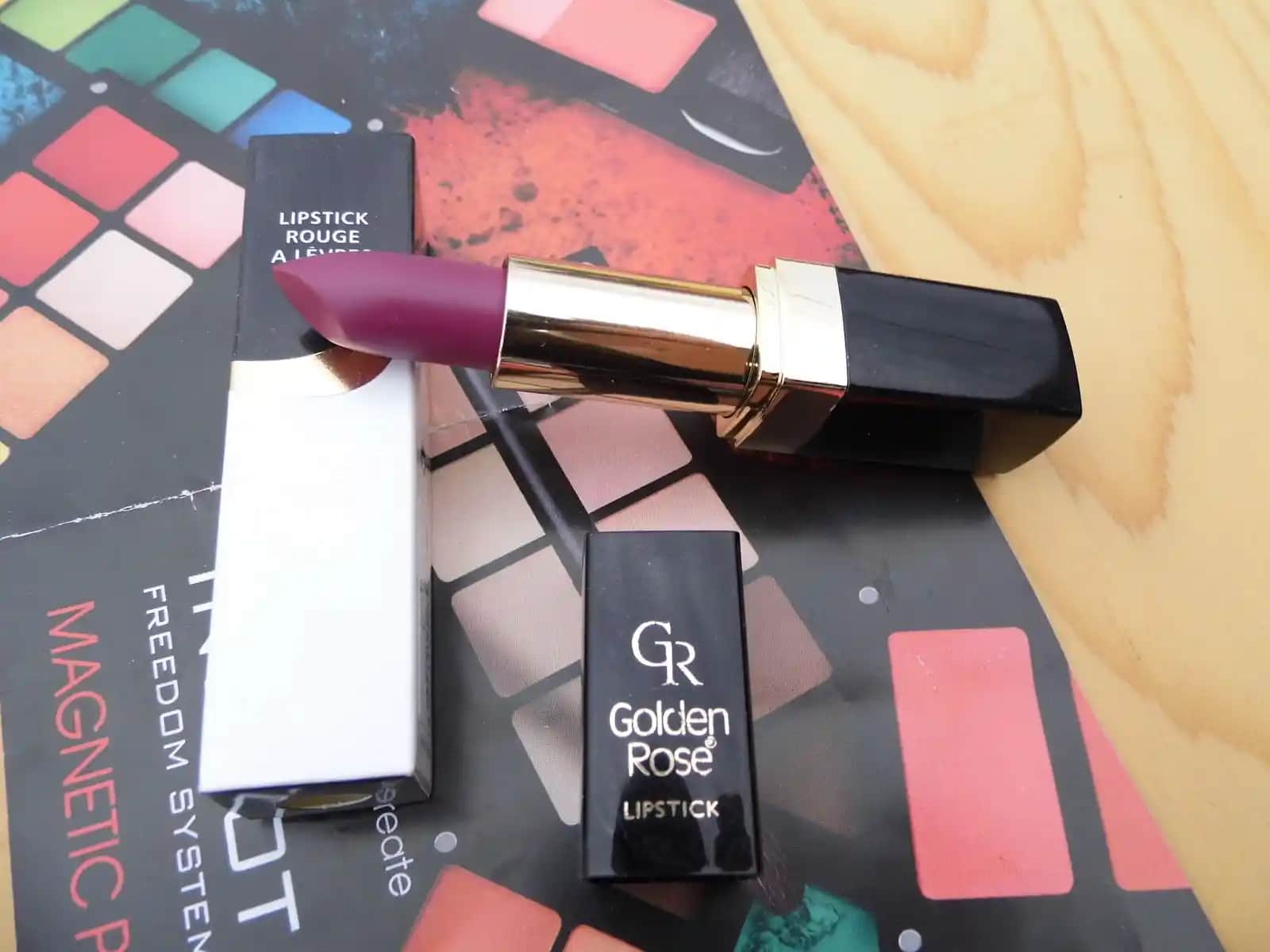 Golden Rose 118 Ruj: Çok Yönlü, Kalıcı ve Doğal Dudak Makyajı İçin En İyi Seçenek