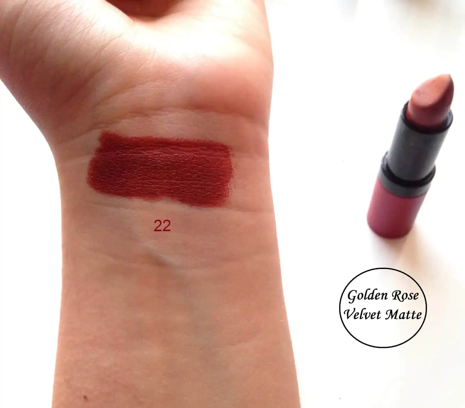Golden Rose Velvet Matte Ruj 22: Yüksek Pigmentasyon ve Uzun Süreli Mat Bitiş