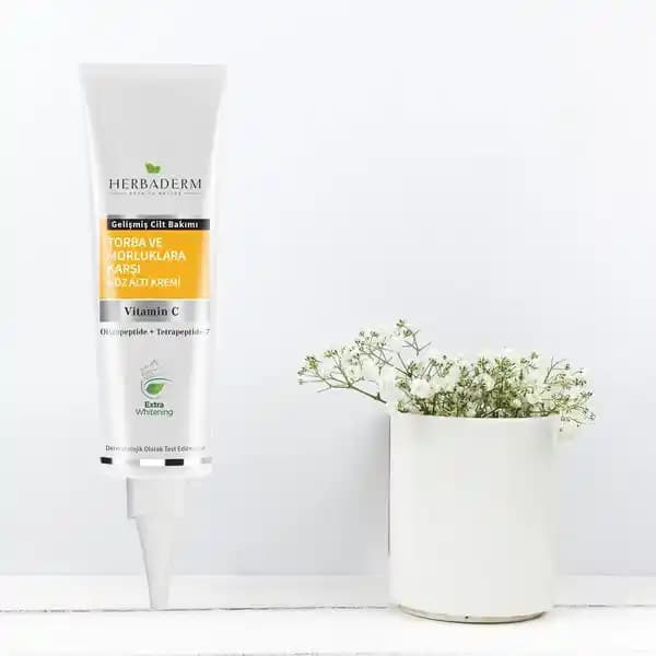 Göz Altı Kremi Seçimi ve Kullanımı: Sağlıklı ve Genç Gözler İçin İpuçları