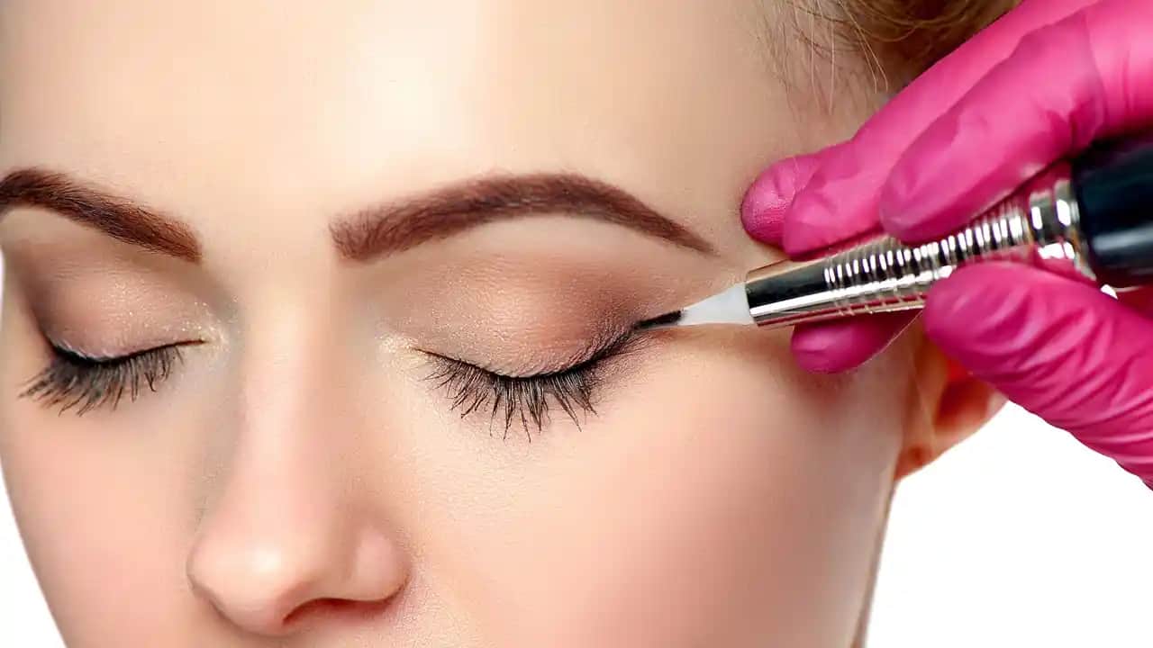 Göz Makyajında Uzmanlaşma İpuçları ve Fark Yaratıcı Teknikler