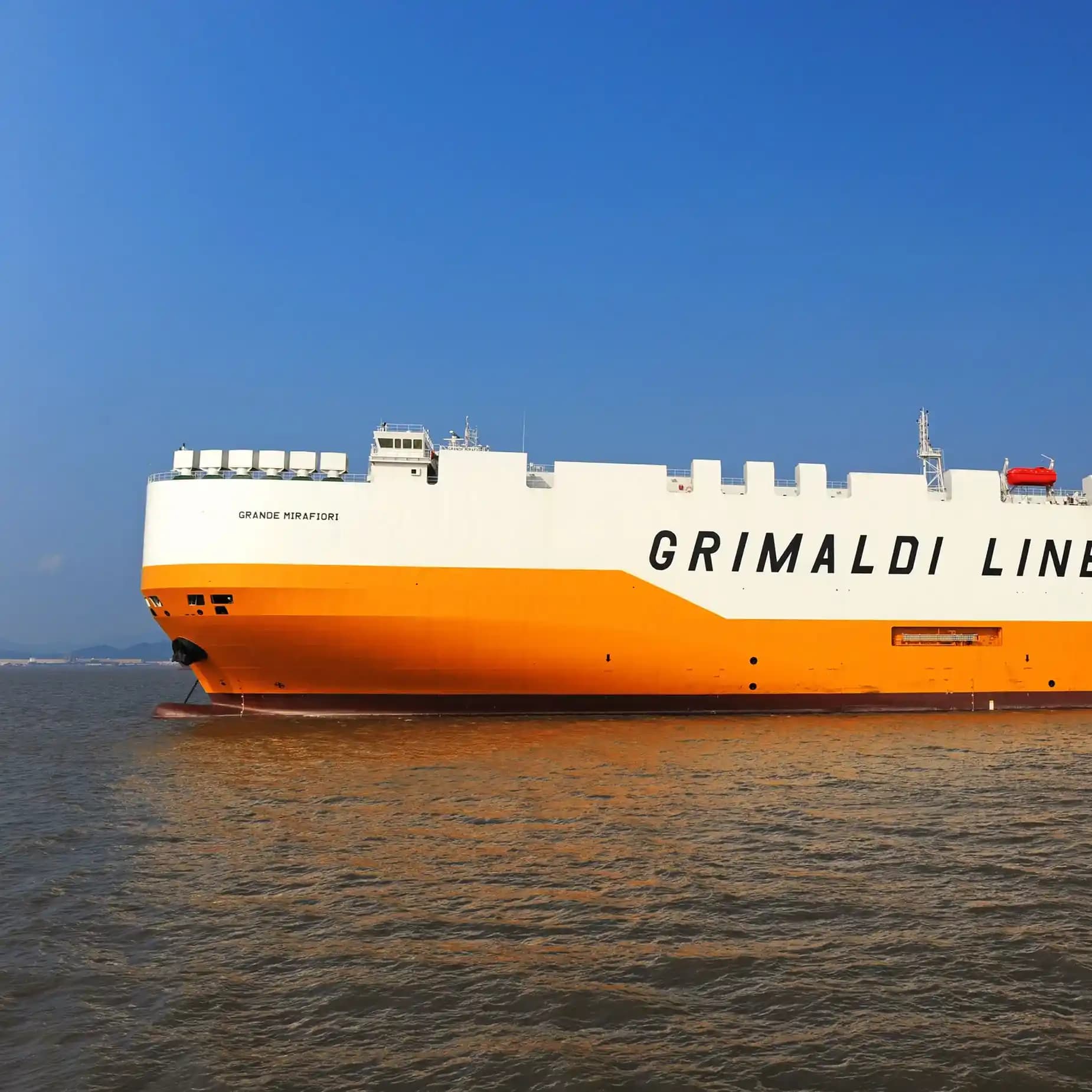 Göz Rimeli Seçimi ve Uygulama Teknikleriyle Makyajınızı Güçlendirin