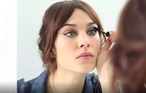 Günlük Sade Makyaj Rehberi: Doğal Güzelliğinizi Vurgulama Yöntemleri