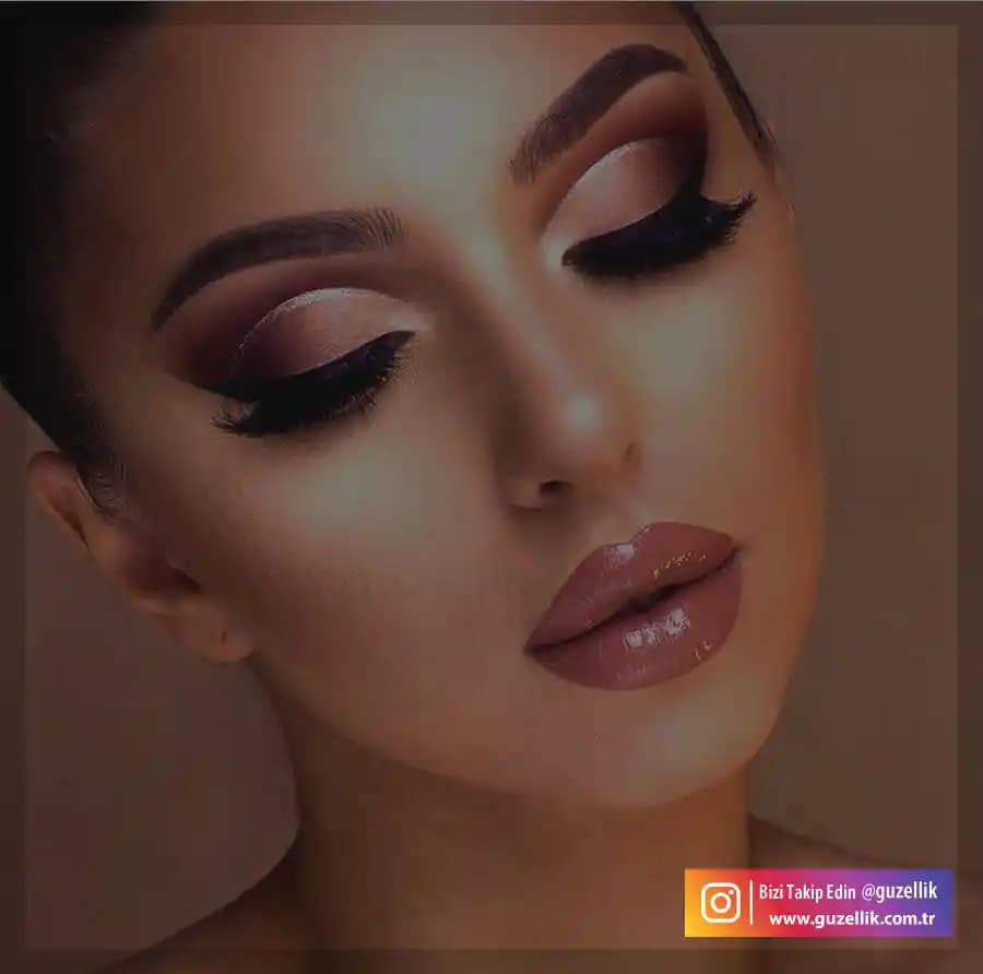 Güzel Makyaj Rehberi: Temel Teknikler ve Güncel Trendlerle Kendinizi İfade Edin