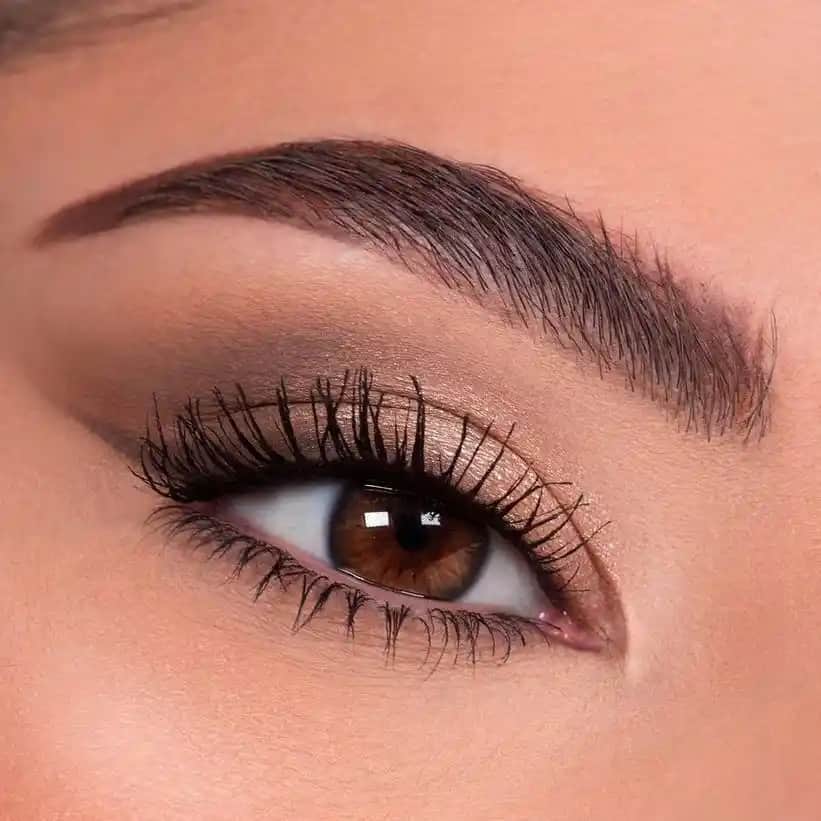 Hafif Makyaj Nasıl Yapılır Doğal ve Şık Bir Görünüm İçin Rehber