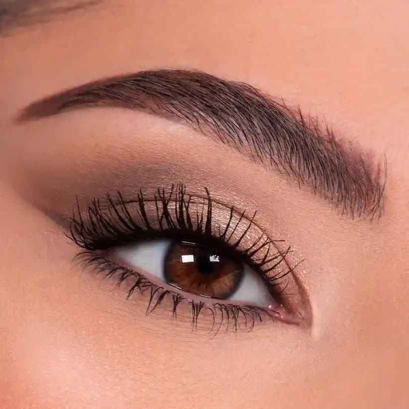 Hafif Makyaj Nasıl Yapılır Doğal ve Şık Bir Görünüm İçin Rehber