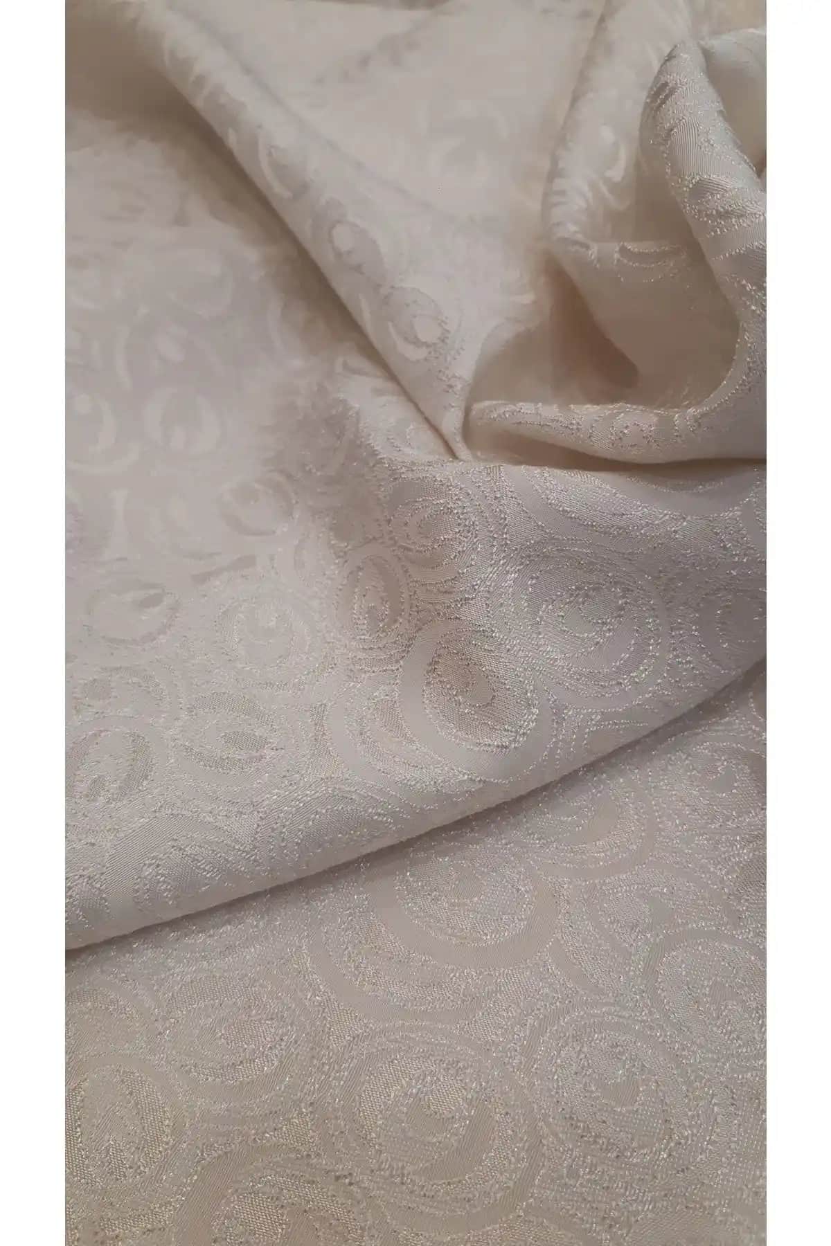 İvory Rengi: Kozmetikte Zarafet ve Şıklığın Temsilcisi Anlamı ve Kullanım Alanları