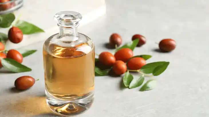 Jojoba Yağı Kullanımı ve Faydaları: Doğal Güzellik İçin Güçlü Bir Bakım Seçeneği
