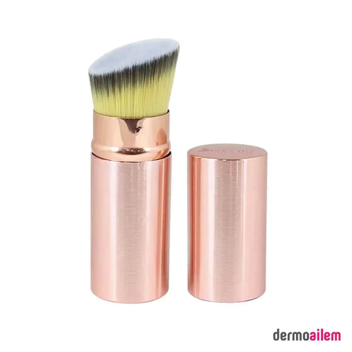 Kabuki Fondöten Fırçası Seçimi ve Kullanımı: Makyajda Doğal ve Kusursuz Sonuçlar