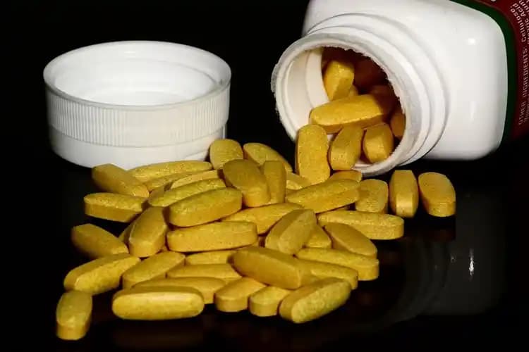 Kadınlar İçin Günlük Enerji Seviyesini Artıran Vitaminler ve Beslenme İpuçları