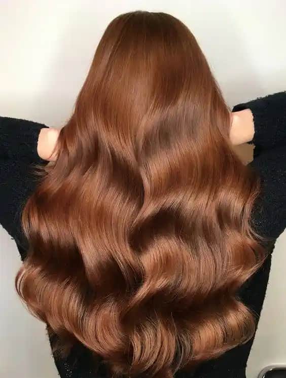 Kahve Köpüğü Saç Rengi: Doğal ve Şık Bir Ton Seçeneği ve Bakım İpuçları