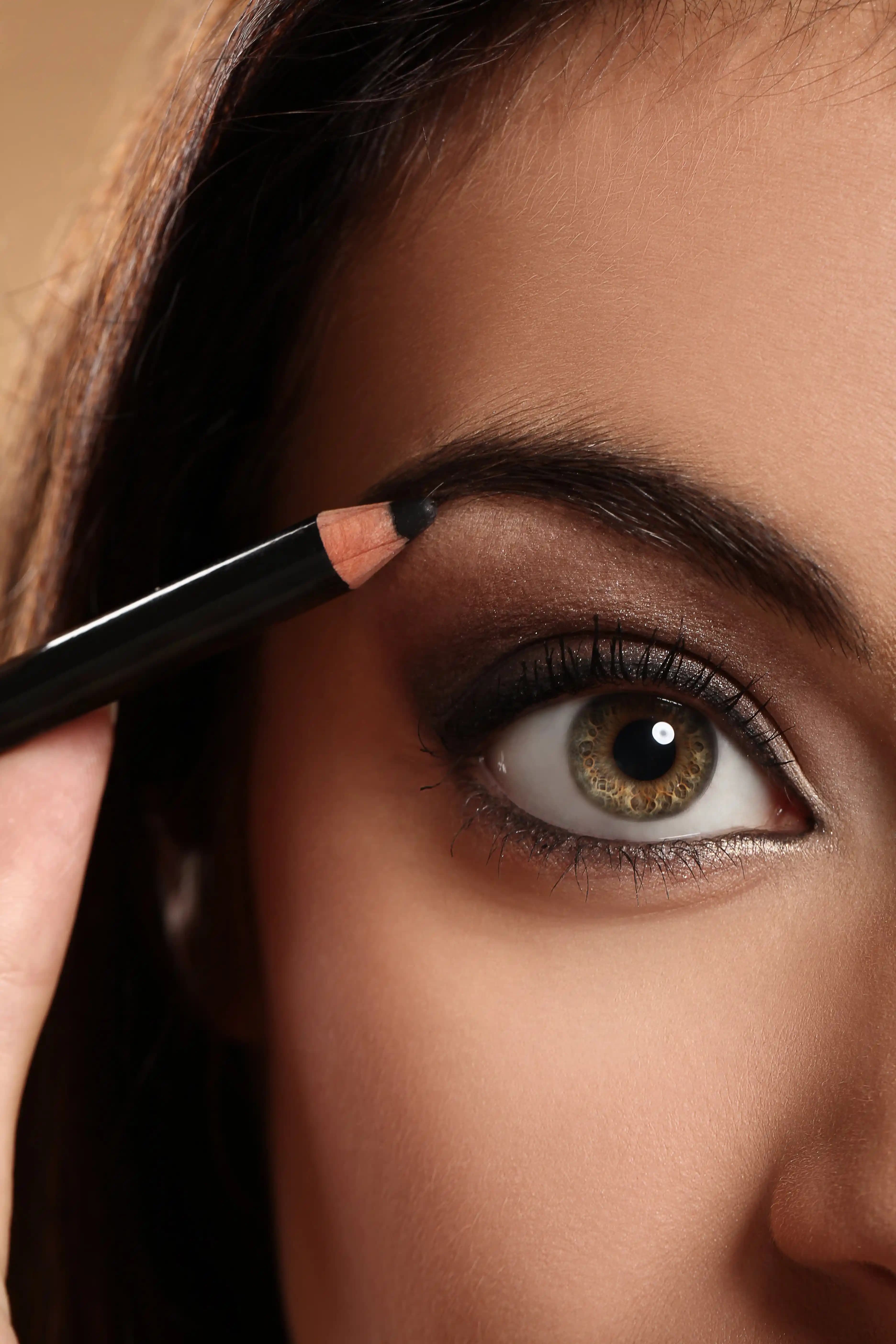 Kalem Kaş Nedir ve Doğal Görünüm İçin Uygulama Yöntemleri