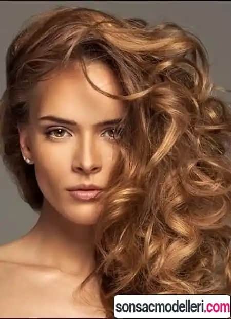 Karamel ve Altın Kahve Saç Renkleri Trendleri ve Kullanıcı Deneyimleri