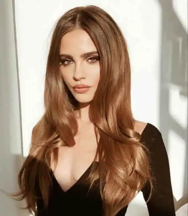 Karamel ve Balı Kumral Saç Renkleri: Doğal ve Şık Görünüm İçin Uzman Tavsiyeleri