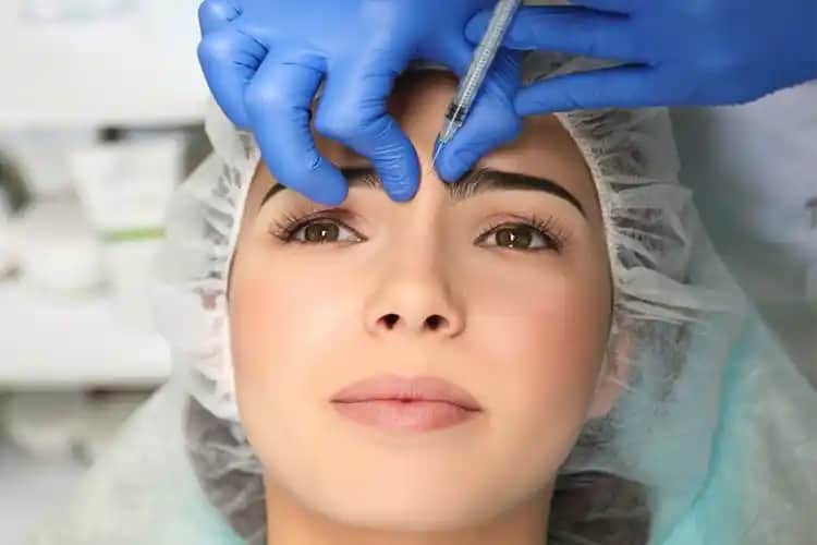 Kaş Arası Çizgileri İçin En Etkili Çözüm Yöntemleri ve Uygun Kremler