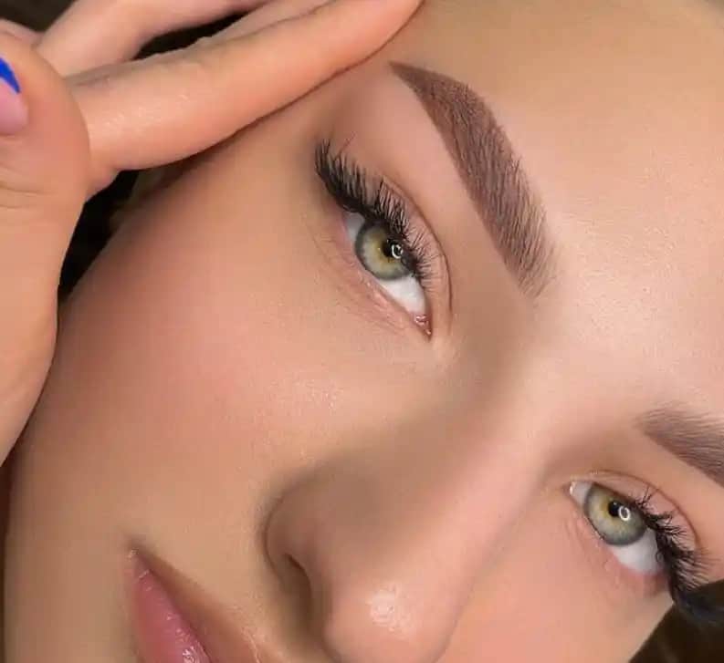 Kaş Makyajında Devrim: Brow Up ile Doğal ve Dolgun Kaşlara Ulaşmanın Yolları