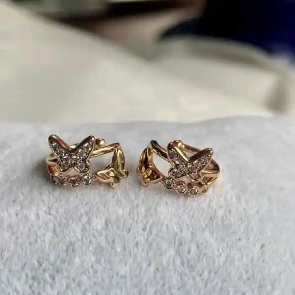 Kelebekli Kıkırdak Küpe ile Estetik ve Zarafetin Modern Buluşması