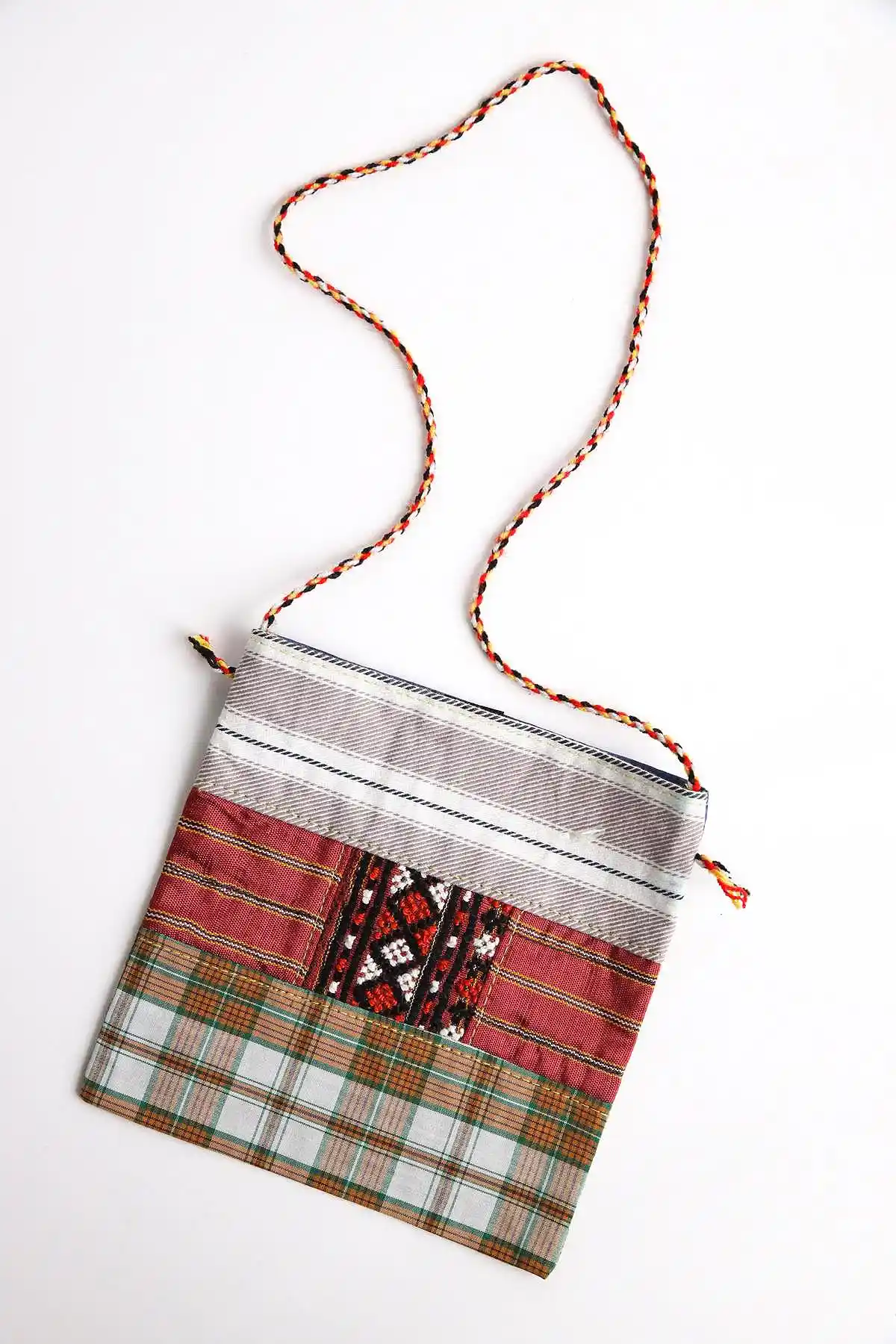 Kese Çanta Yapımı Rehberi: Kendin Yap Sürdürülebilir Moda ve Aksesuar Tasarımları