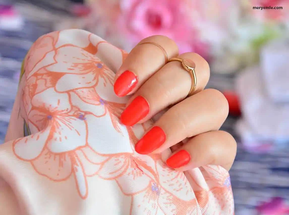 Kırmızı Oje Renkleri ve Trendleri: Tarzınıza Uygun Seçenekler ve Bakım İpuçları