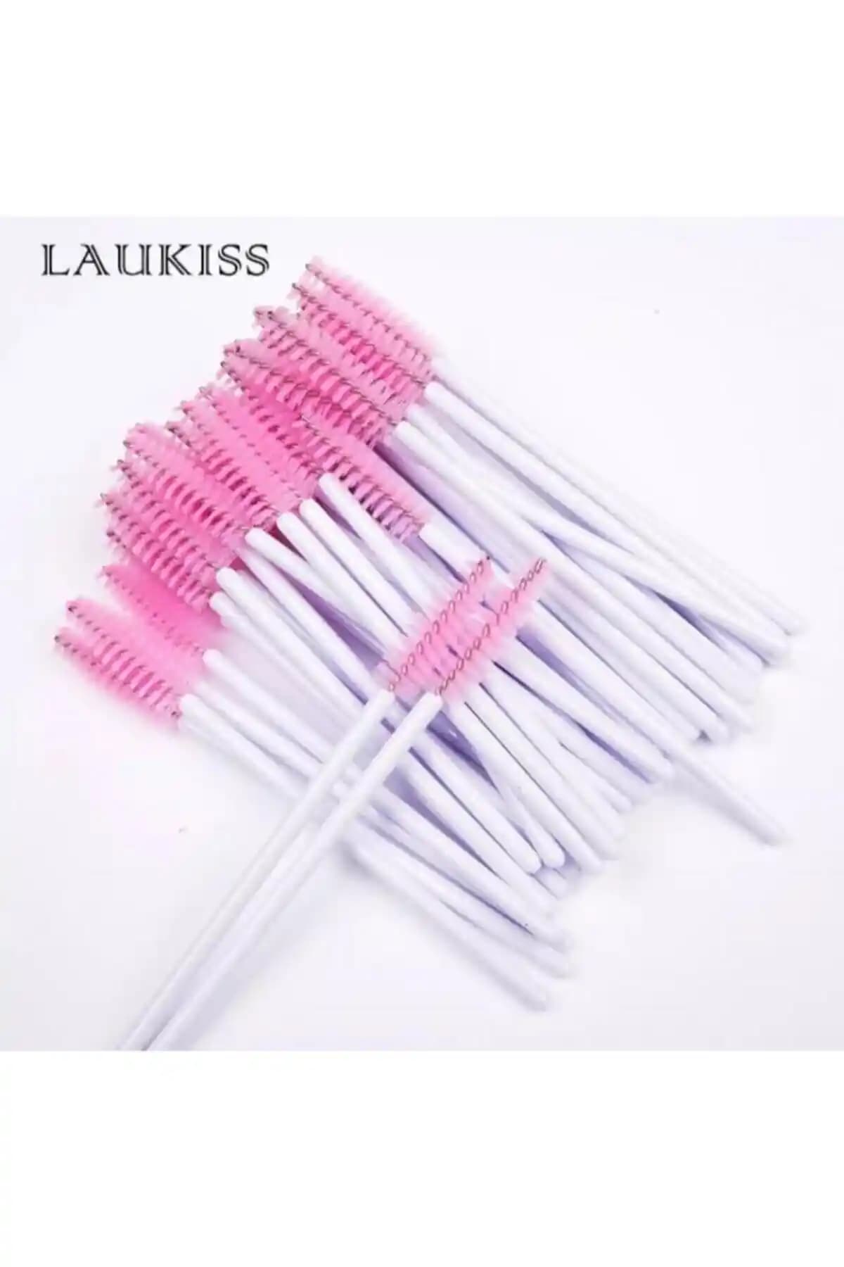 Kirpik Tarağı Nedir ve Makyajda Kullanımının Önemi Hakkında Detaylı Bilgi