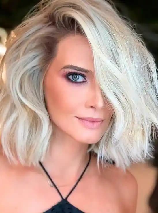 Kısa Platin Sarı Saç Modelleri ve Bakım İpuçlarıyla Modern Stil Yaratın