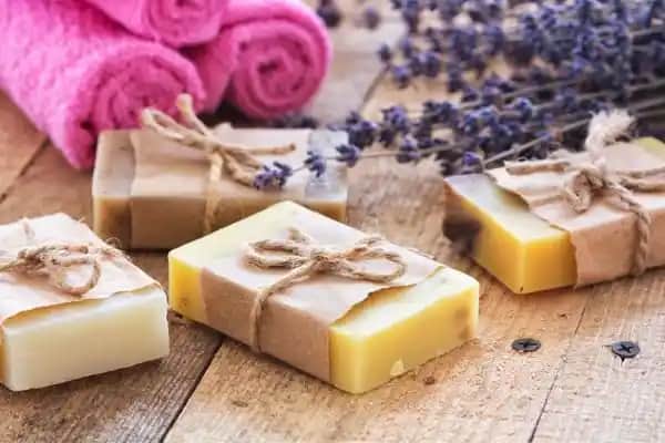 Kükürtlü Sabunun Cilt ve Saç Sağlığına Faydaları ve Kullanım İpuçları
