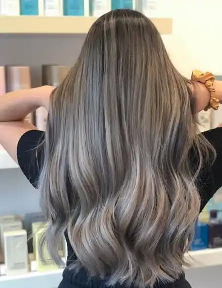 Küllü Saç Renkleri: Modern ve Şık Görünüm İçin En Güzel Seçenekler