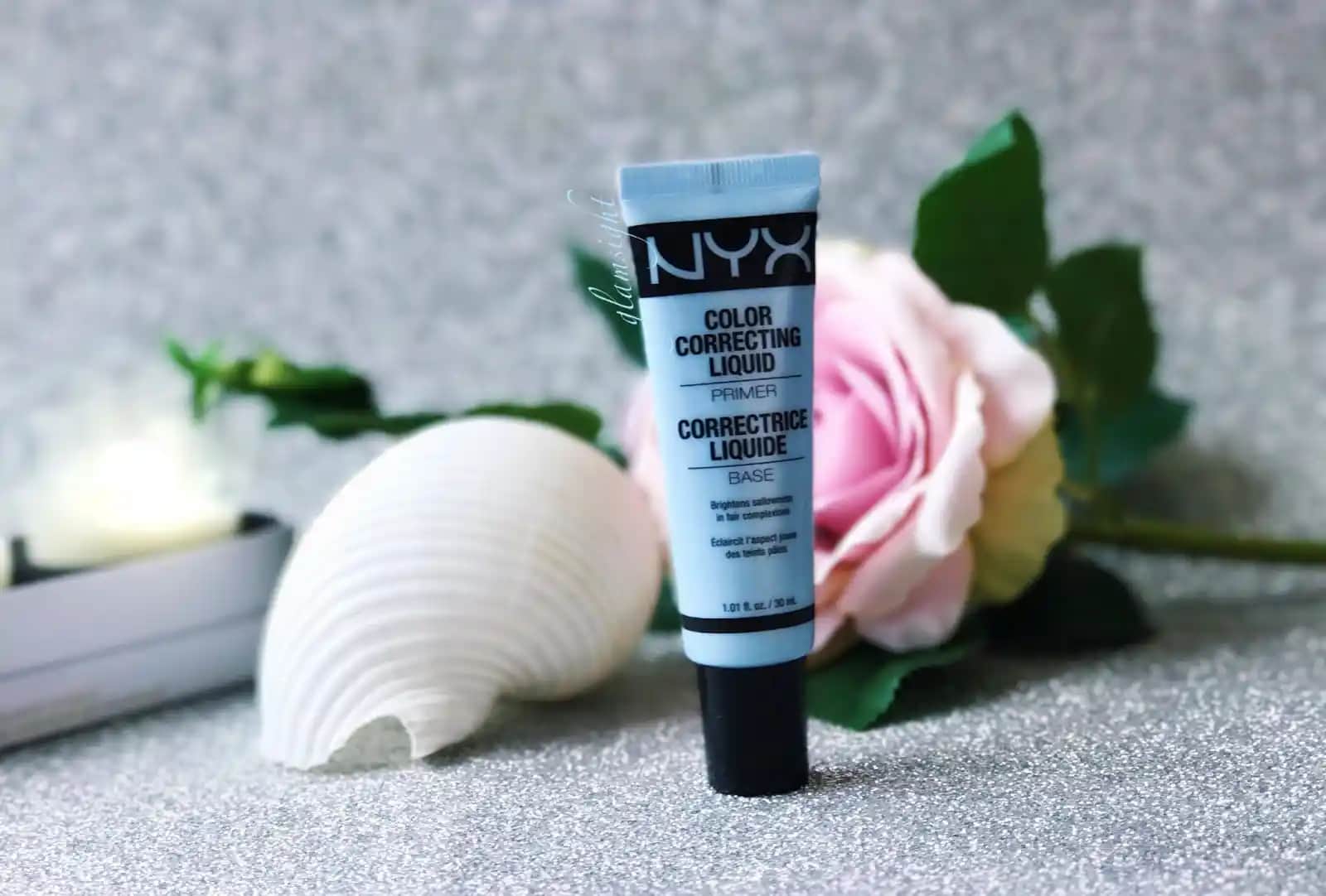 Renk Açıcı Fondöten Nedir ve Makyajda Renk Dengeleme Yöntemleri