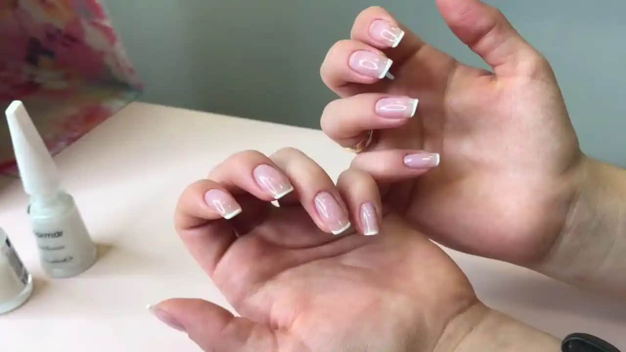 Taze Oje Seçimi ve Uygulama İpuçlarıyla Sağlıklı ve Parlak Tırnaklar