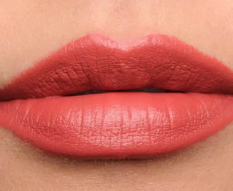 Kiremit Rengi Ruj Trendleri ve Uyumlu Makyaj İpuçları 2023