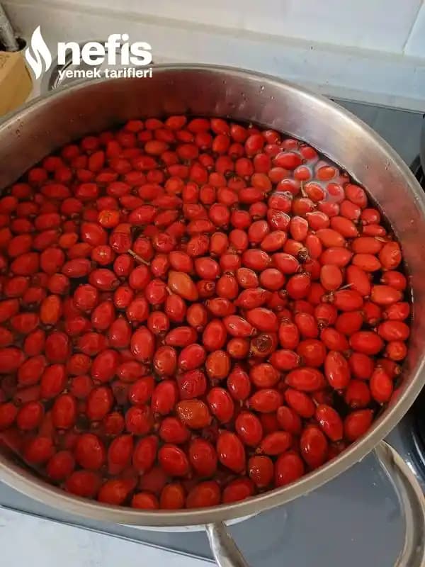 Kuşburnu ile Doğal Güzellik ve Cilt Bakımında Kullanım Yöntemleri Rehberi