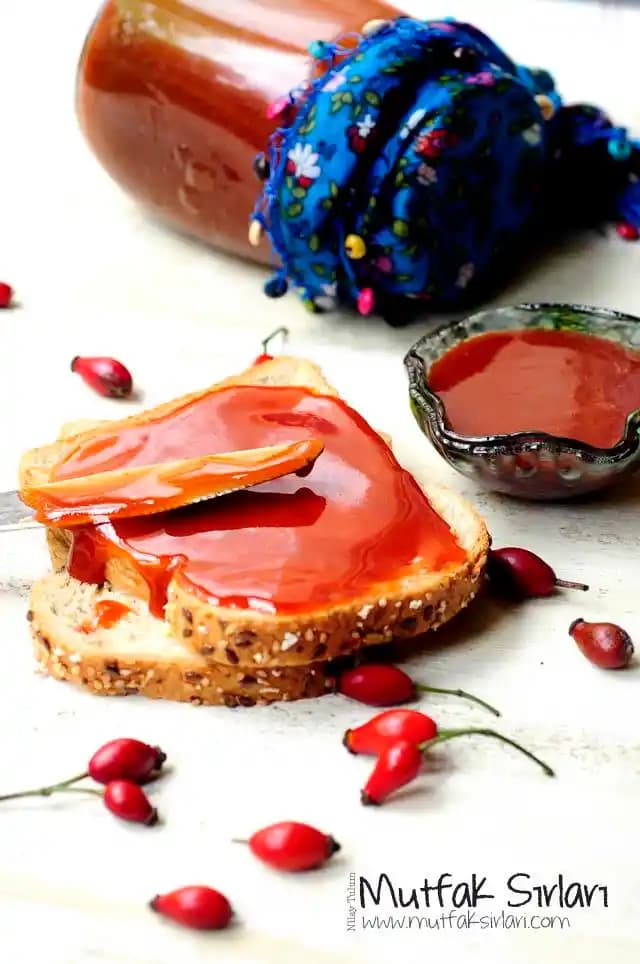 Kuşburnu ile Doğal Güzellik ve Cilt Bakımında Kullanım Yöntemleri ve Faydaları