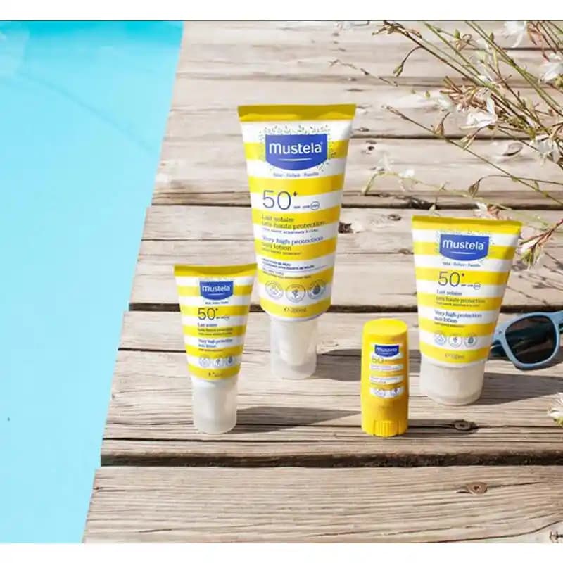 Mustela Güneş Stick: Hassas Ciltler İçin Güvenli ve Yüksek Koruma Sunan Güneş Kremi