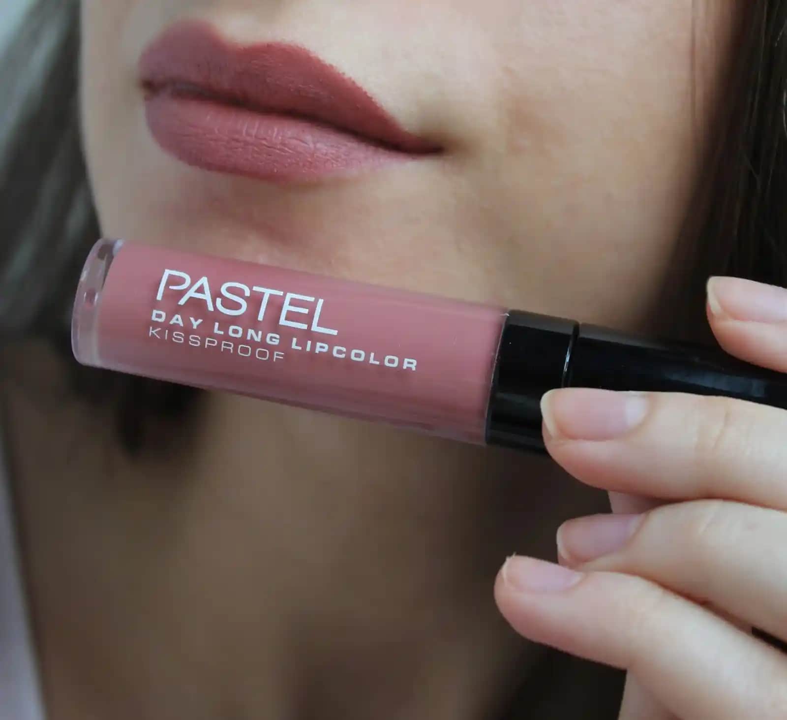 Pastel 20 Numarası ile Doğal ve Zarif Görünüm Sağlayan Kozmetik Renkleri