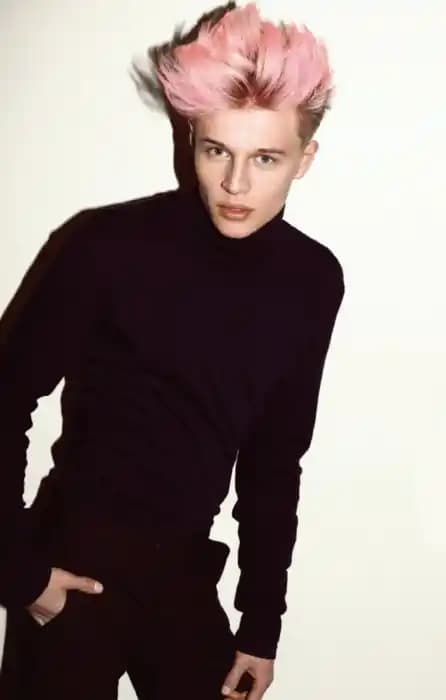 Pembe Erkek Saç Rengi: Moda ve Kendini İfade Etme Sanatı