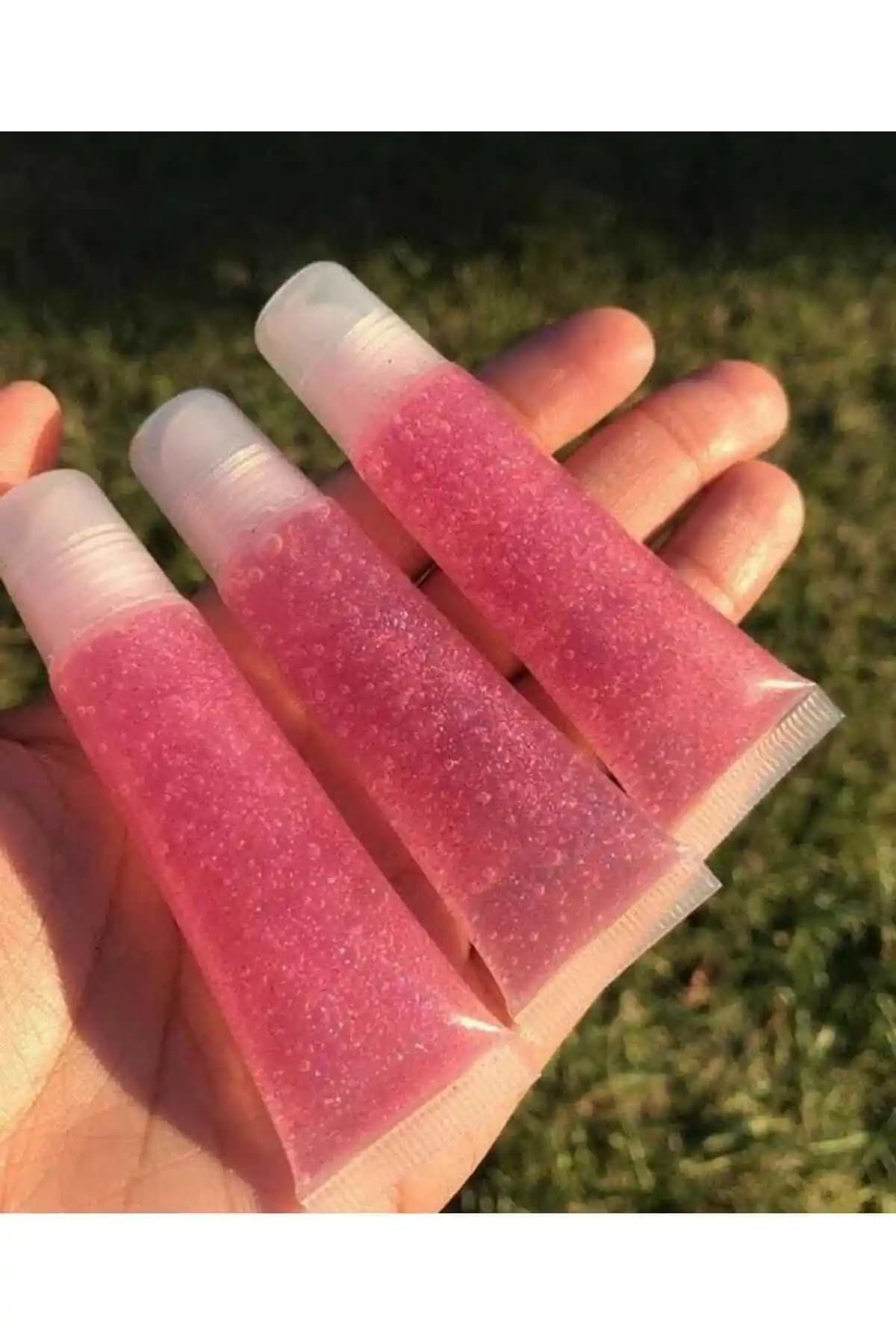 Pembe Ruj ve Lip Gloss Trendleri: Kozmetik Dünyasında Pembe Tonların Yükselişi ve Kullanım İpuçları