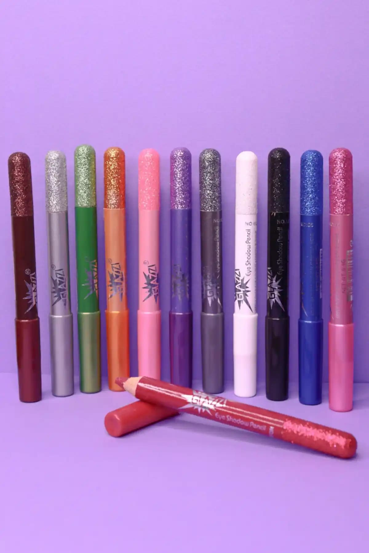 Renkli Kalem Eyeliner ile Gözlerde Yaratıcılığı ve Çekiciliği Artırma Rehberi