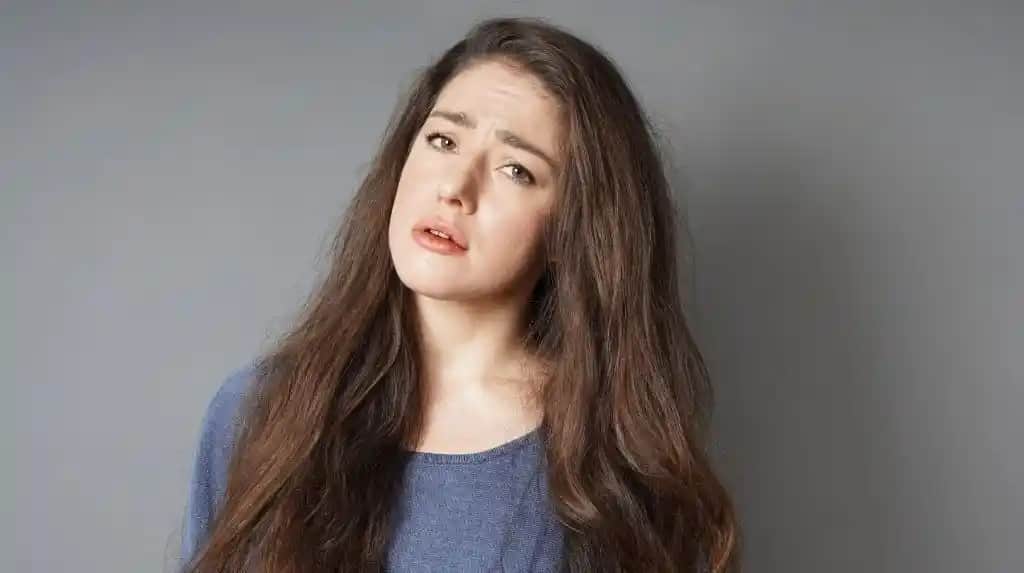 Saç Derisi Kuruluğu İçin En Etkili Bakım Yöntemleri ve Doğal Çözümler