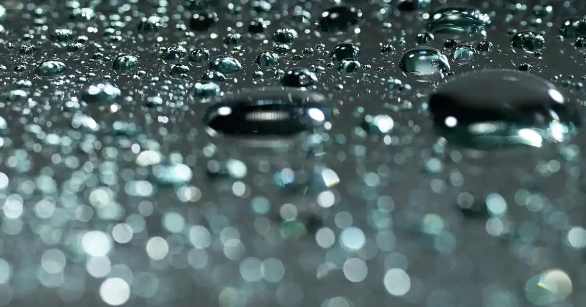 Saç Tarama Spreyleri: Saç Sağlığını Koruyan ve Kolay Şekillendirme Yöntemleri