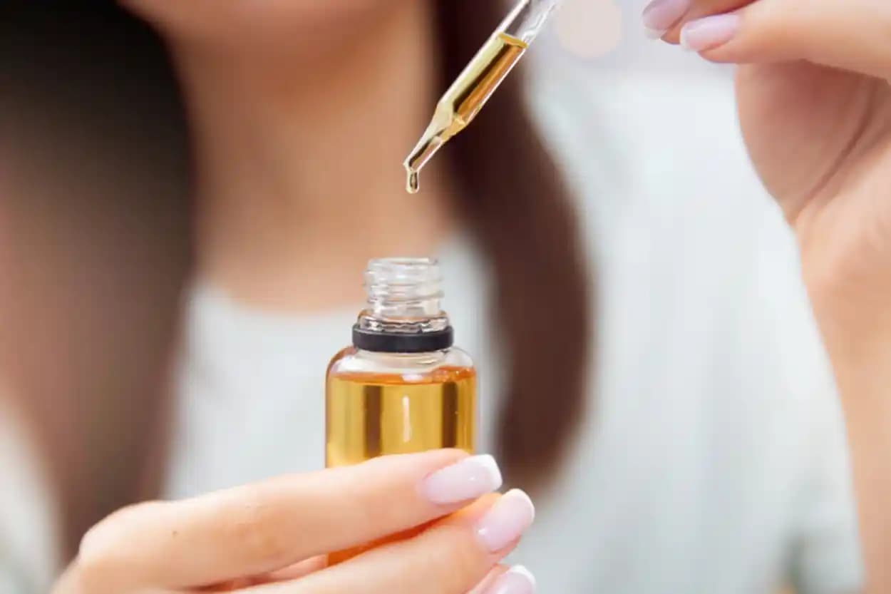 Saça En İyi Gelen Doğal Yağlar ve Saç Bakımında Kullanım İpuçları