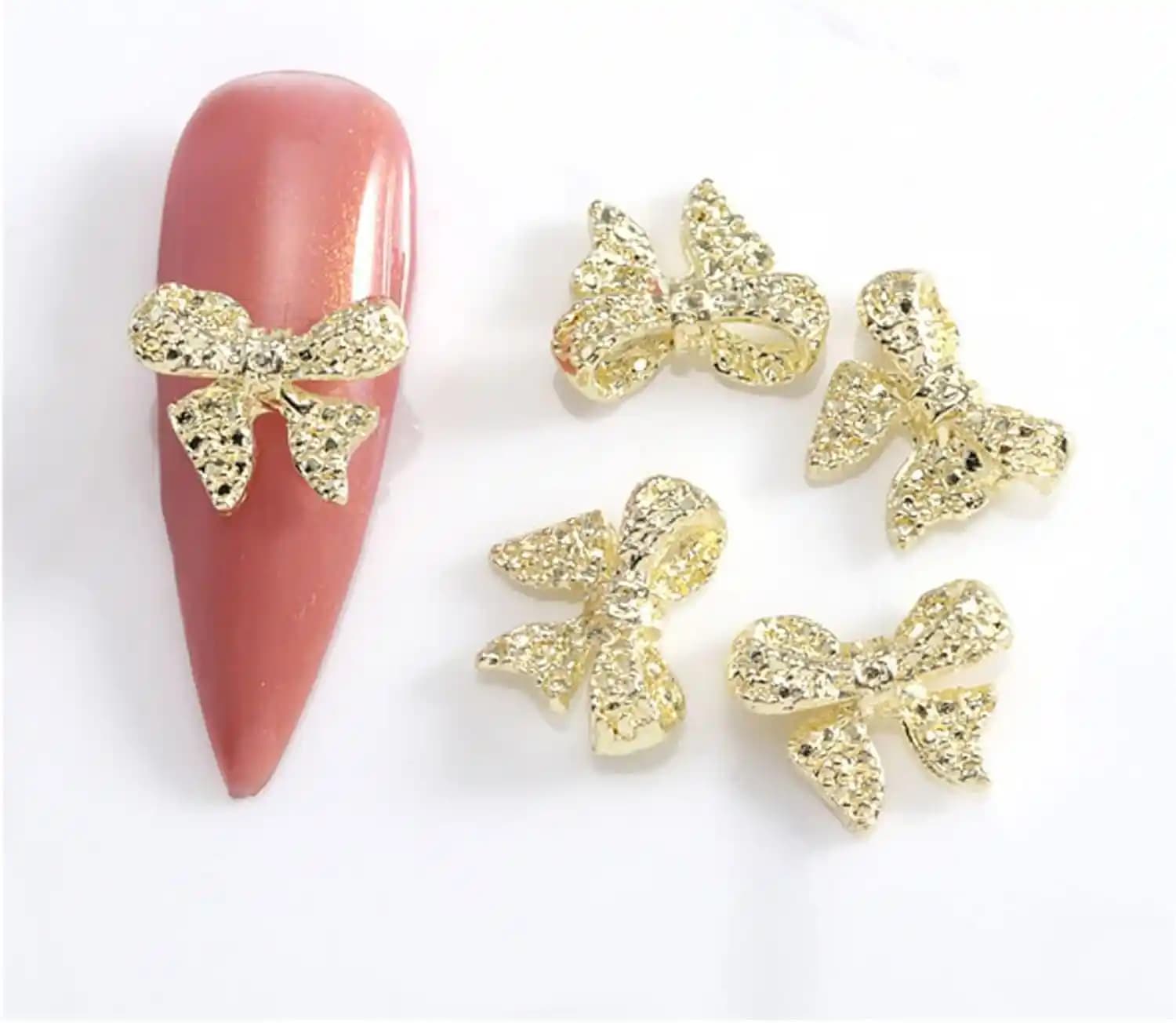 Tırnak Aksesuarlarıyla Güncel Trendleri Yakından Tanıyın ve Şıklığınızı Tamamlayın