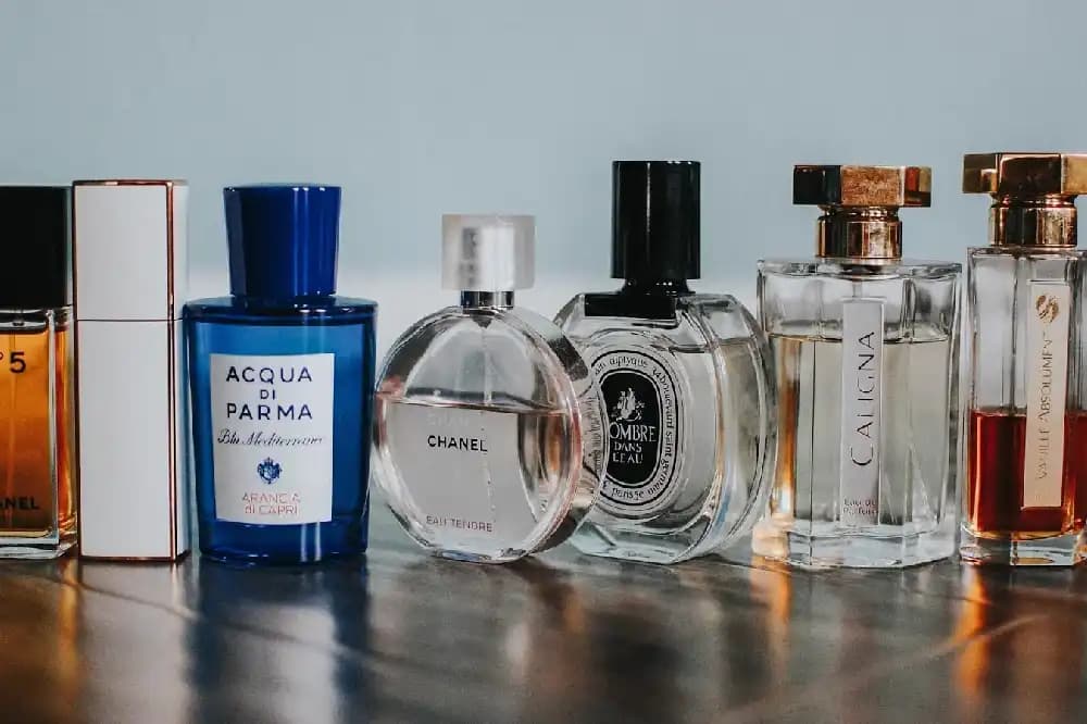 Ünlü Parfümler: Tarihçe, Seçim İpuçları ve Güncel Trendler