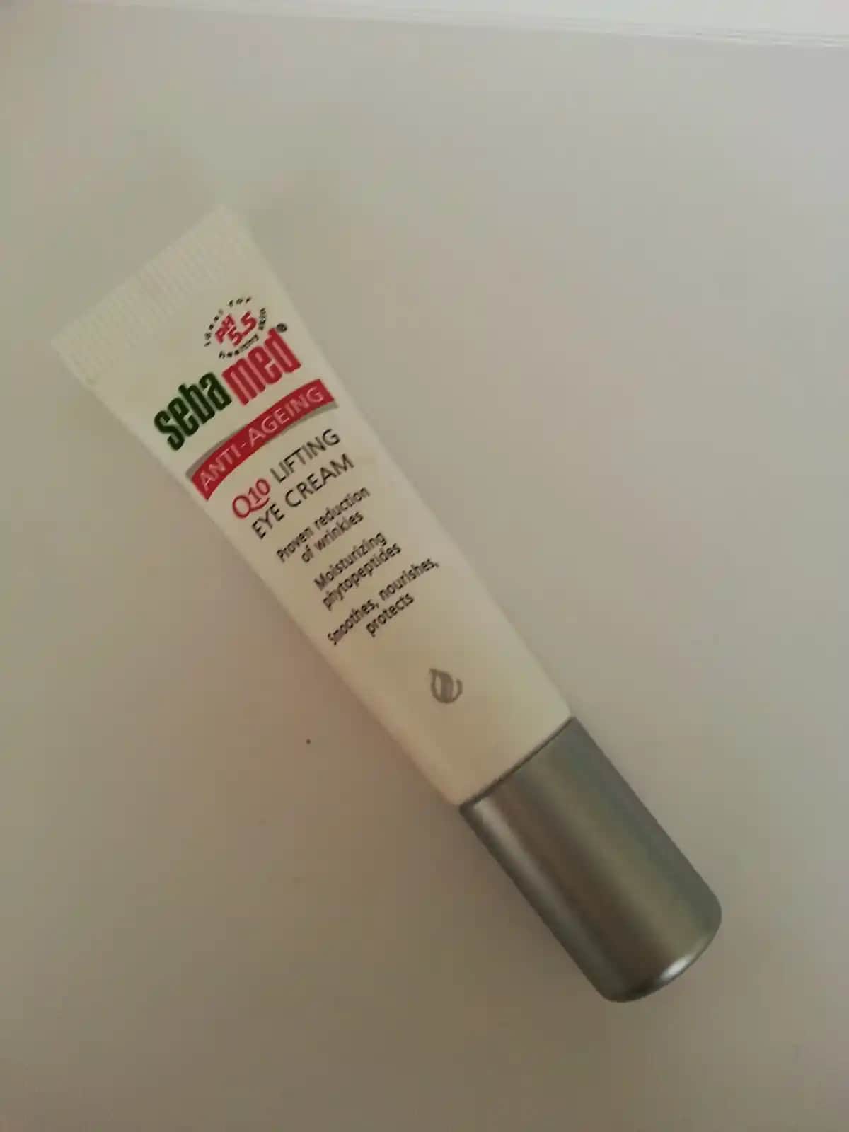 Uygun Fiyatlı Göz Kremi Seçerken Dikkat Edilmesi Gerekenler ve En İyi Öneriler