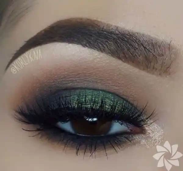 Yeşil Gözler İçin Doğru Far Seçimi ve Yaratıcı Makyaj Teknikleri