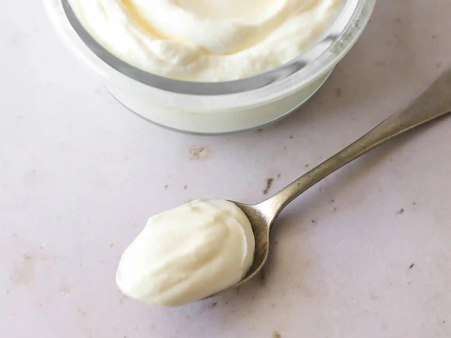 Yoğun Kremlerle Cilt Bakımında Derinlemesine Nem ve Onarım Sağlama Yöntemleri