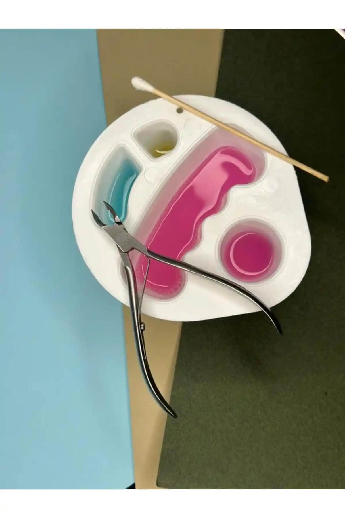 Evde Manikür Suyu Hazırlama Rehberi: Doğal ve Ekonomik Bakım İpuçları