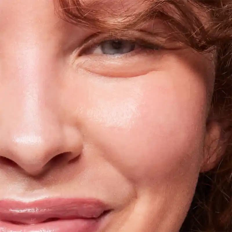 Gül Suyunun Kozmetik Dünyasındaki Yeri ve Güzellik Sırları Hakkında Bilgiler