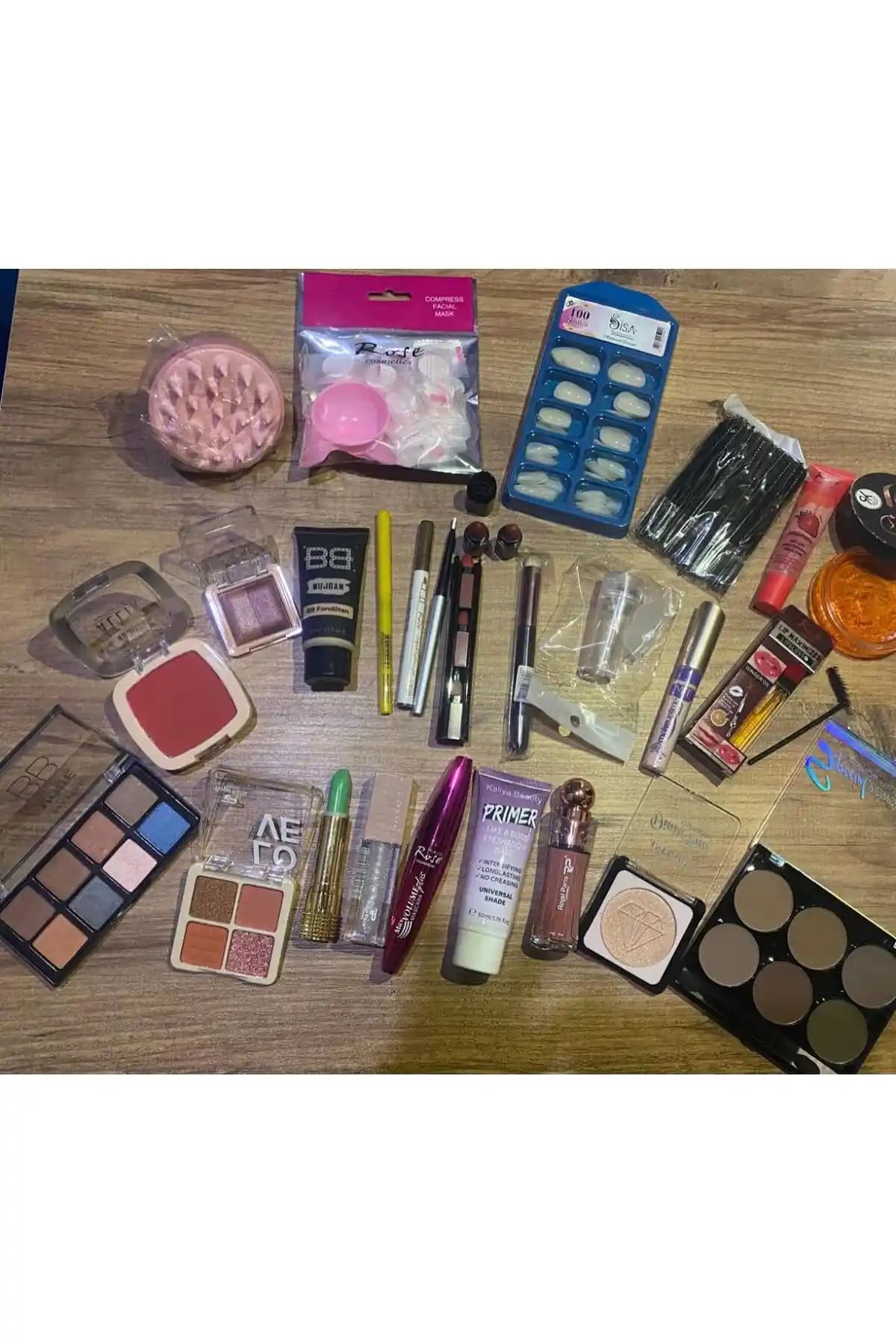 Gül ve Lavanta Temalı Makyaj Malzemeleri: Doğal ve Uygun Fiyatlı Güzellik Çözümleri