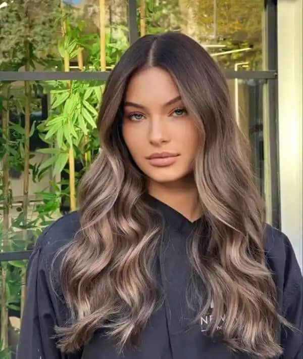 Kumral Küllü Saç Boyası: Doğal ve Şık Görünüm İçin En İyi Tonlar ve Uygulama İpuçları